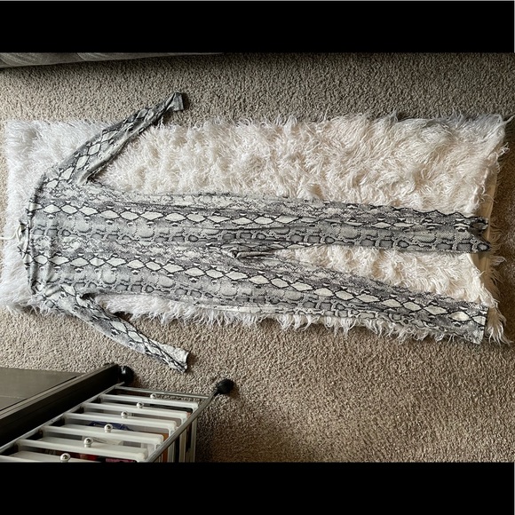 Snakeskin Curve Hugging Bodysuit - Picture 3 of 4